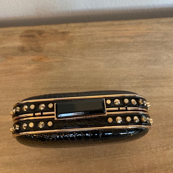 BCBGMAXAZRIA clutch - Picture 3 of 4